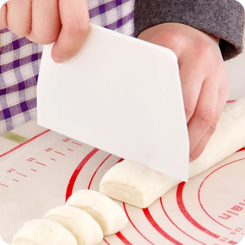 Bench Scraper Dough - Spatule à crème incurvée utile pour