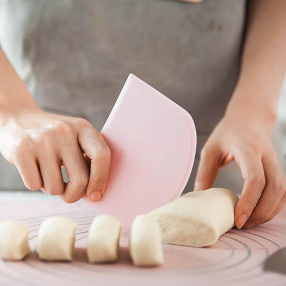 Grattoirs à pâte et à plan de  - Bench Scraper Dough avis et prix