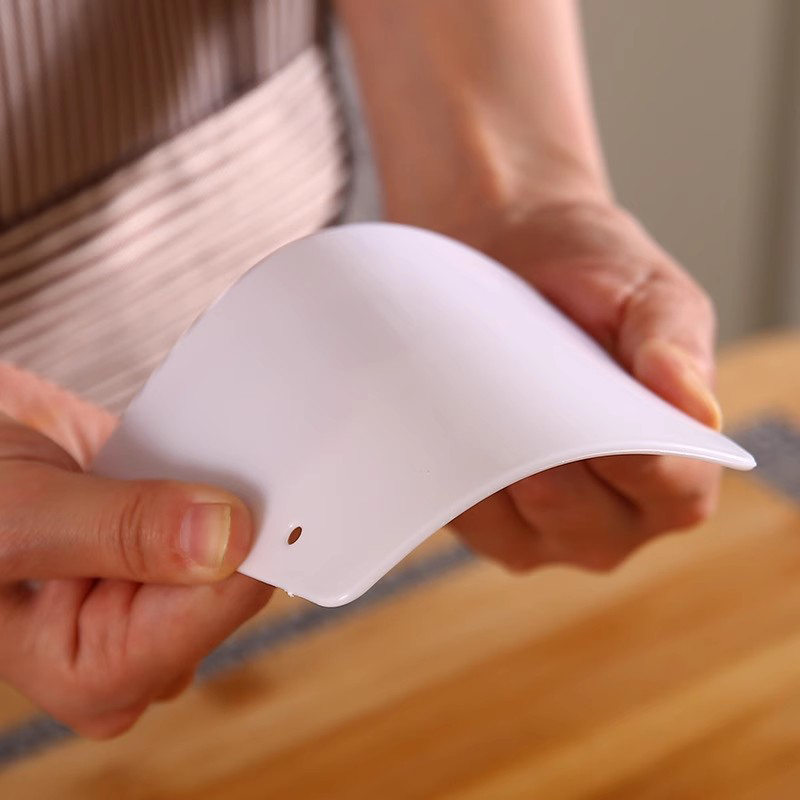 Spatule à crème incurvée utile - Bench Scraper Dough avis et prix